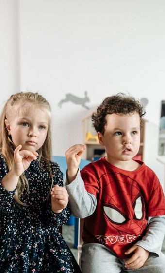 Children Learning to Sign Children Learning to Sign
